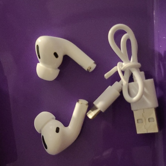 1 set Earpods 2 silicone case covers - Picture 2 of 3
